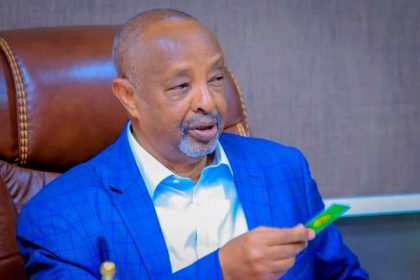 Wasiirka Arimaha Guddaha Jsl oo Kulan Muhiima Xafiiskiisa kula Qaatay Madaxda Mashruuca JPLG ugu Saraysa