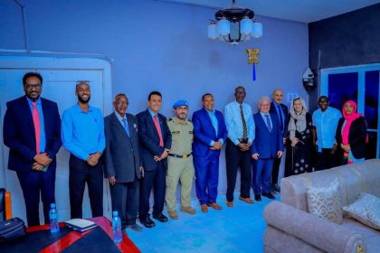 Wasiirka Arimaha Guddaha iyo Amniga Jsl  Oo Xafiiskiisa Kulan gaara kula qaatay madaxda sare ee Qaramada Midoobay (UN Representative)